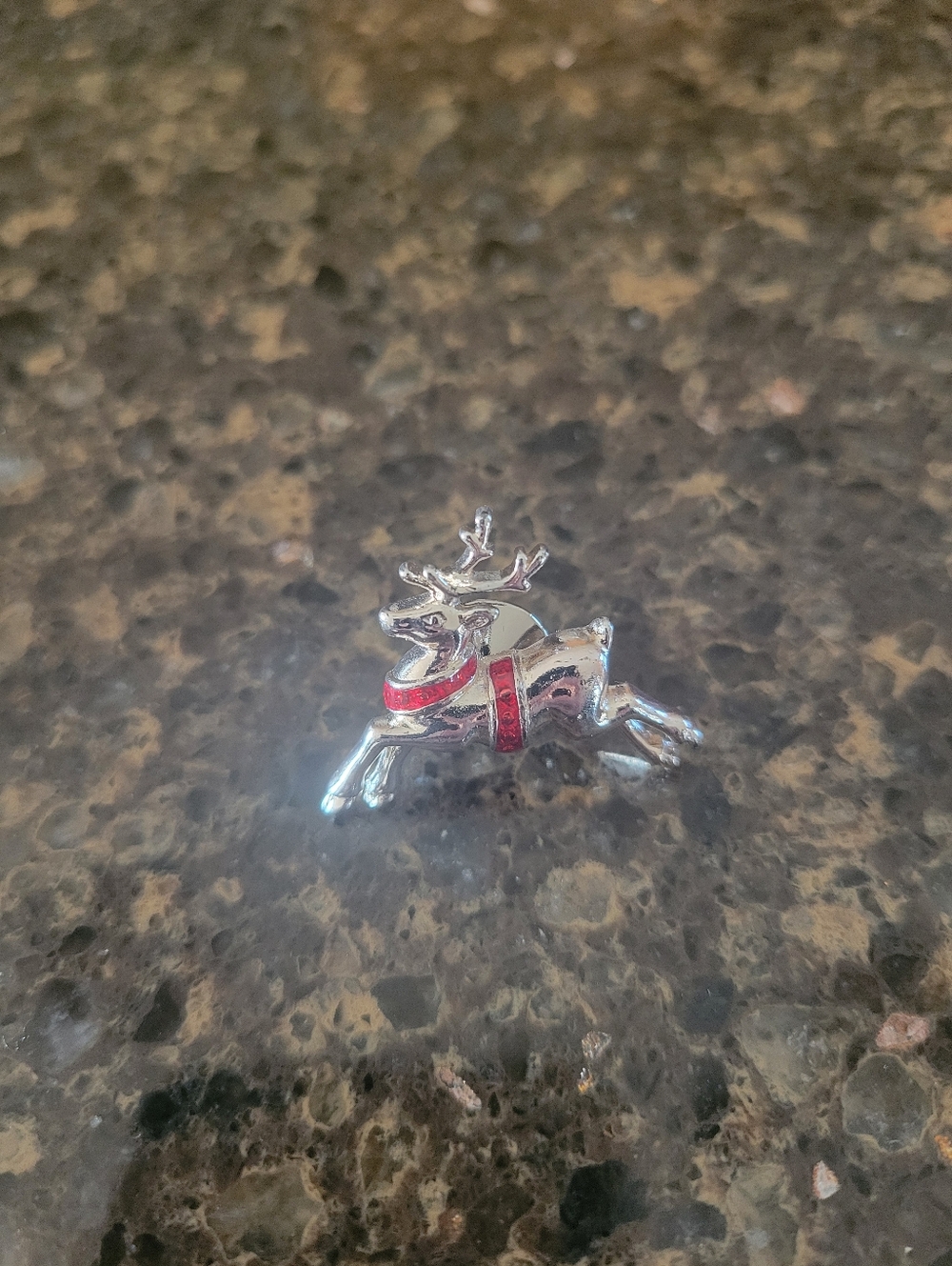 Reindeer Pin - Picture 4 of 7